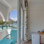 Contess By Faros Otel