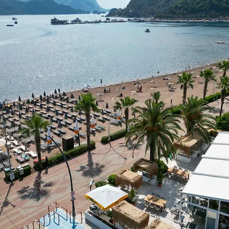 Contess By Faros 马尔马里斯