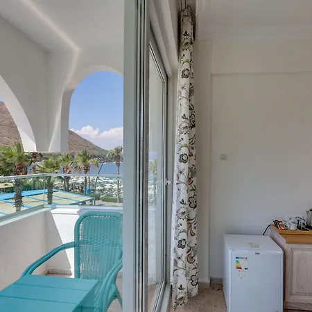 Contess By Faros 酒店