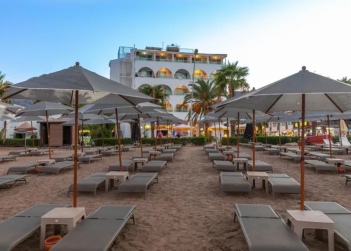 Hotel Contess By Faros 3*